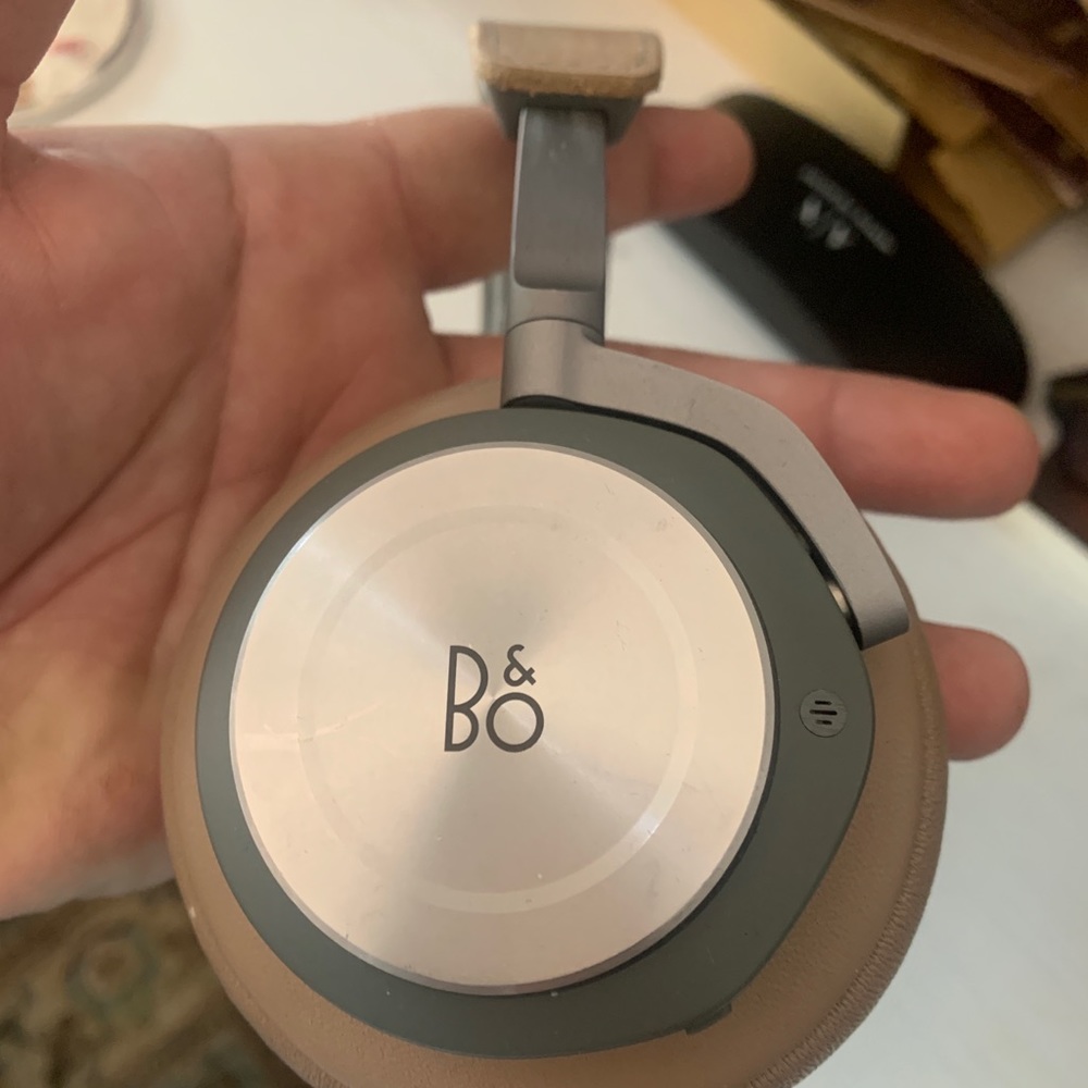 Bang& Olufsen H9 Bluetooth headphones